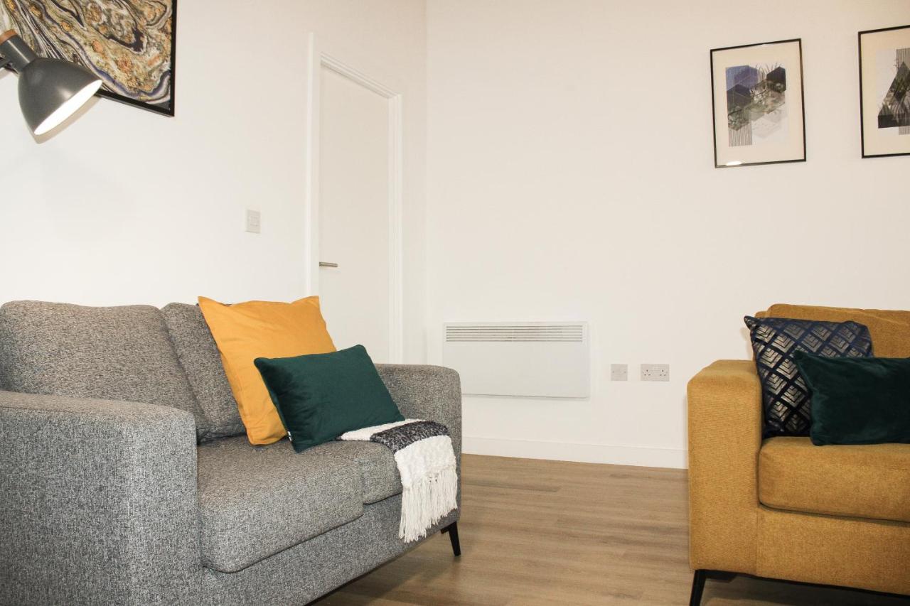 Modern Luxury Serviced Duplex Apartments By Repose- 150 Metro Court, West Bromwich Exterior foto